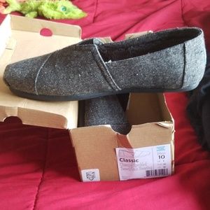 Tom's classic shoes